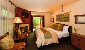 Premium bedding, down comforters, pillowtop beds, individually decorated - Blackbird Inn (Napa)