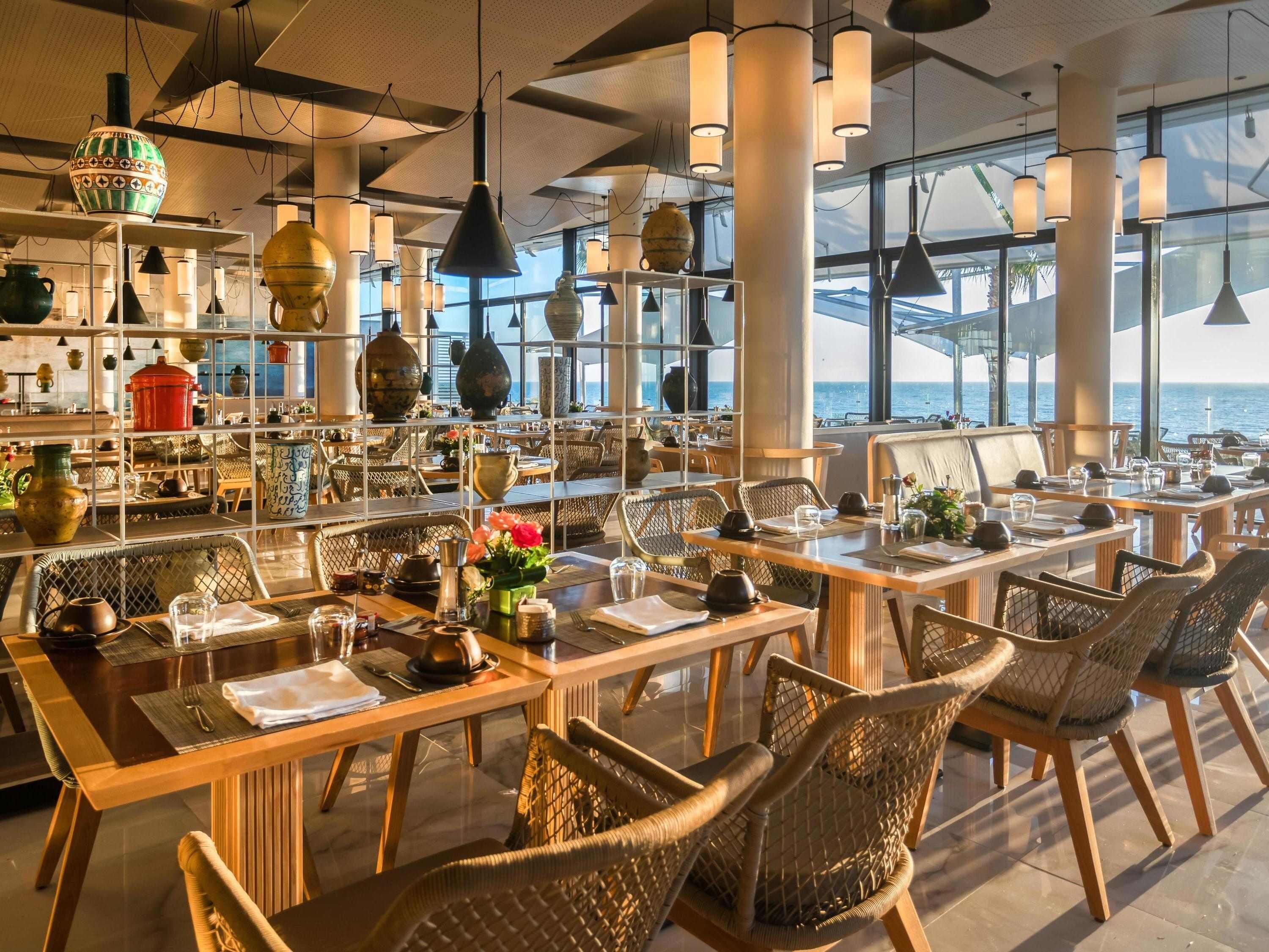 Daily buffet breakfast (TND 40 per person)