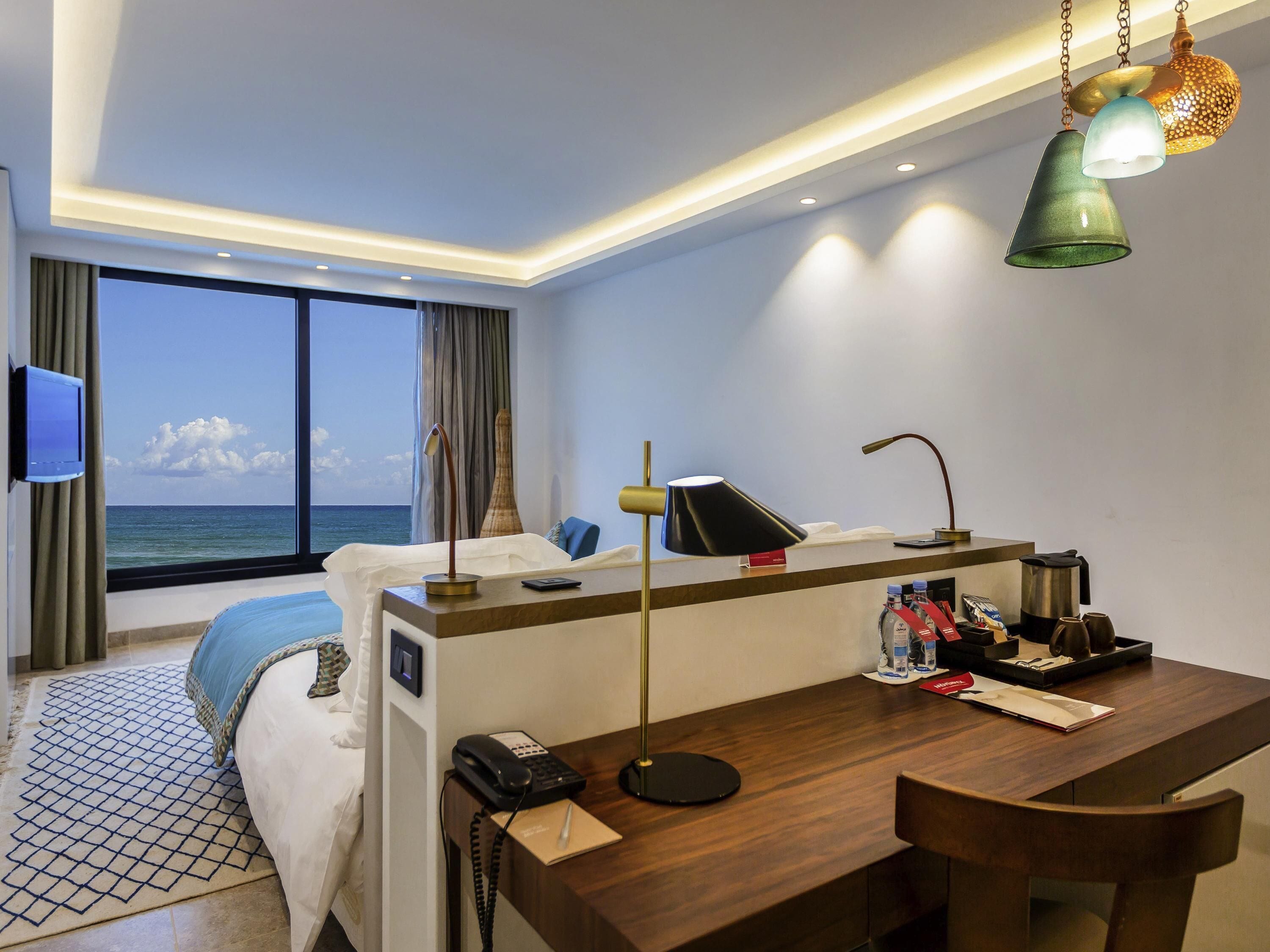 Superior Room, 1 King Bed, Sea View | Premium bedding, minibar, in-room safe, desk
