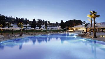 Indoor pool, 2 outdoor pools, free pool cabanas, pool umbrellas