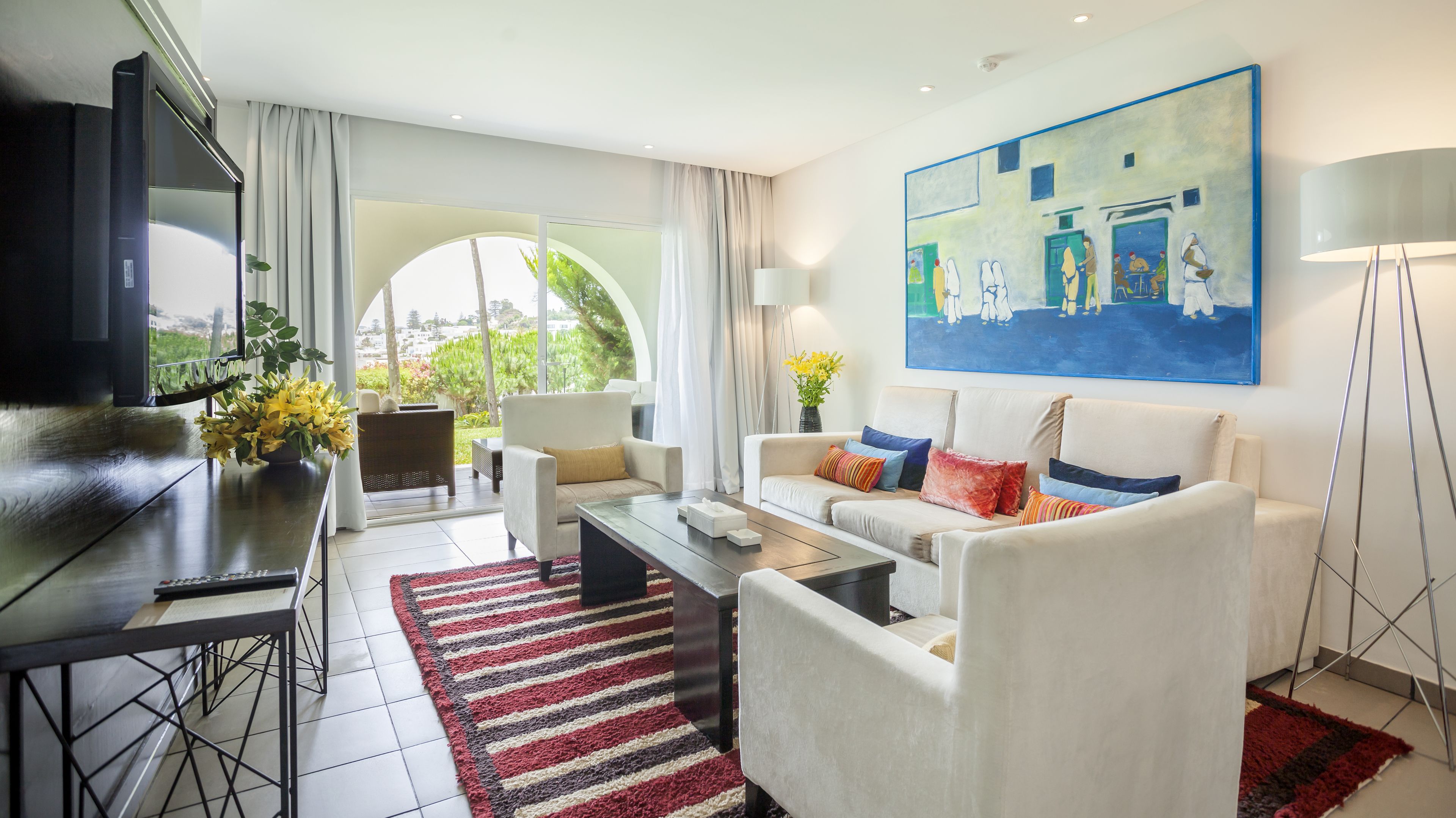 presidential suite | living room | 33-inch lcd tv with satellite channels, tv