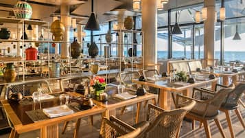 Daily buffet breakfast (TND 40 per person)