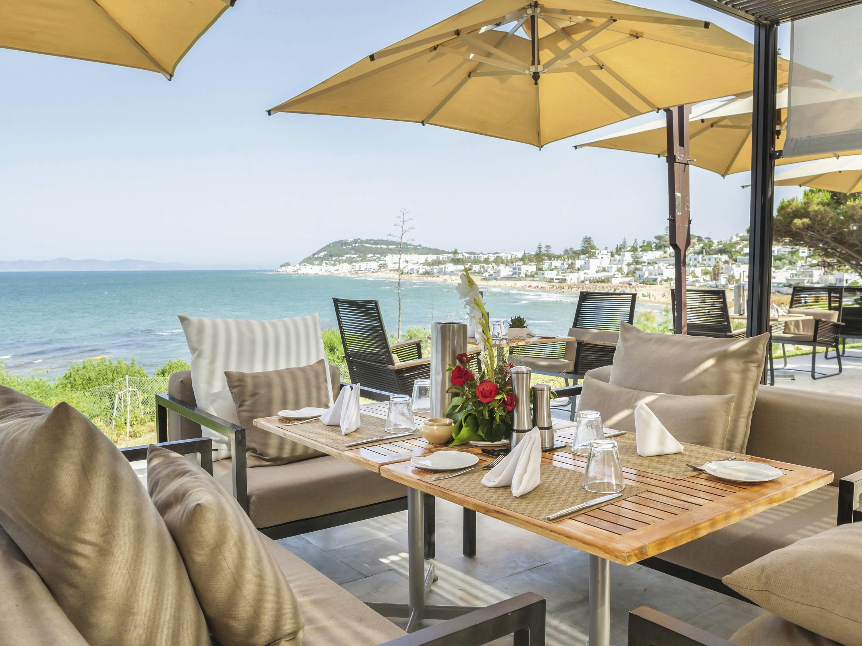 3 restaurants; breakfast, lunch, dinner, and brunch served