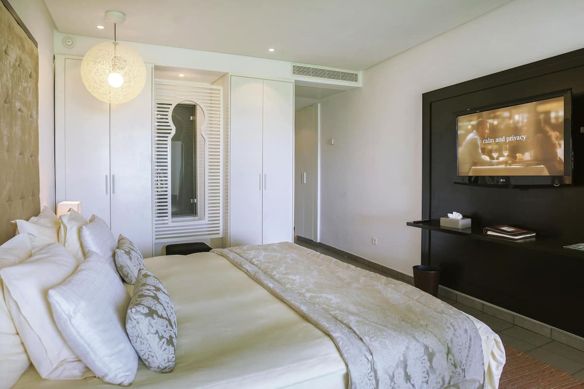 Deluxe Twin Room, 2 Twin Beds, Pool View | Premium bedding, minibar, in-room safe, desk