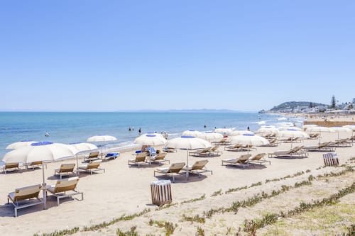 Private beach, sun-loungers, beach umbrellas, beach towels