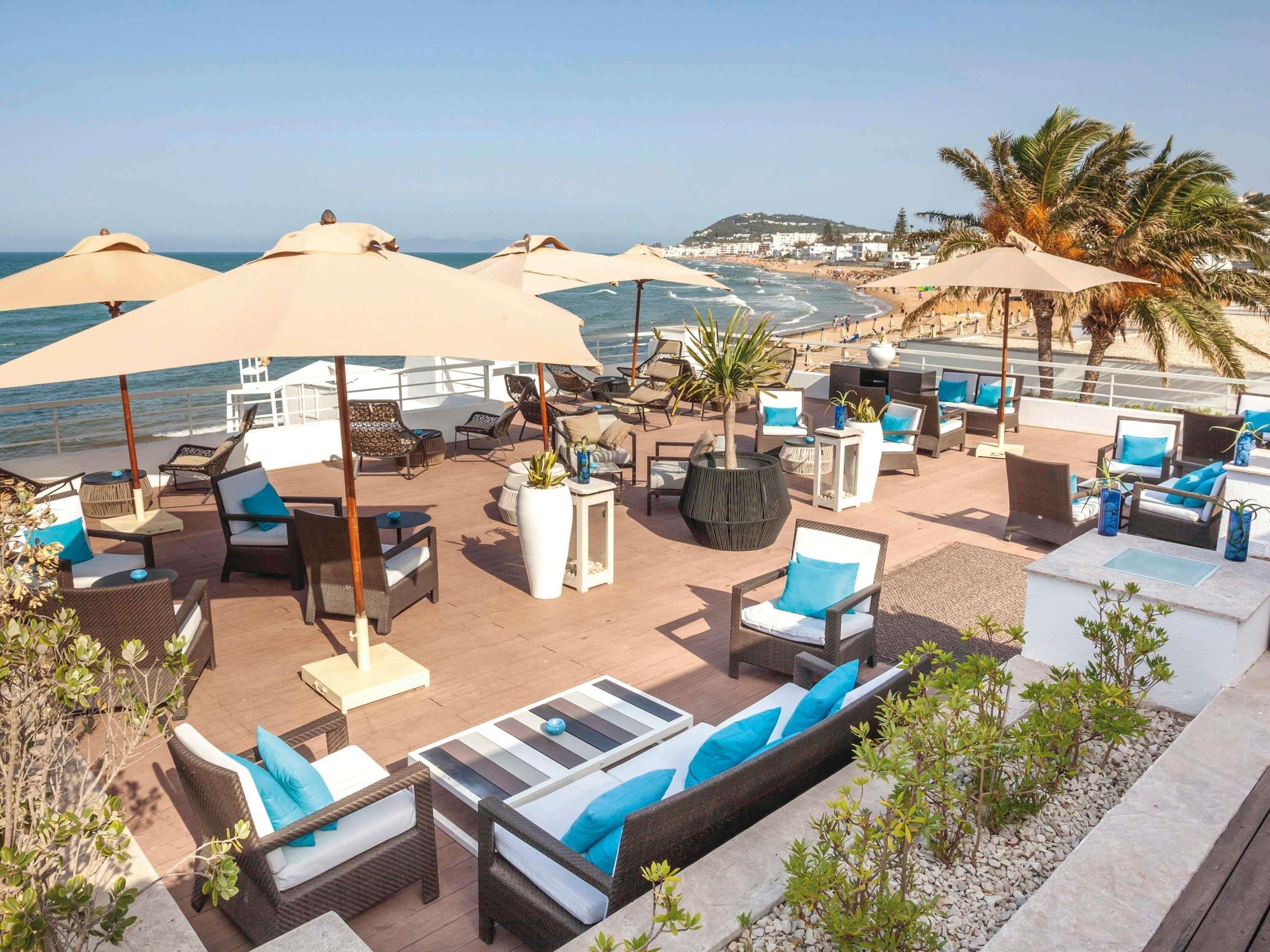 3 restaurants; breakfast, lunch, dinner, and brunch served