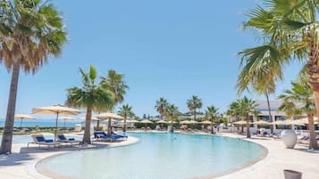 Hồ bơi trong nhà, 2 hồ bơi ngoài trời, lều miễn phí