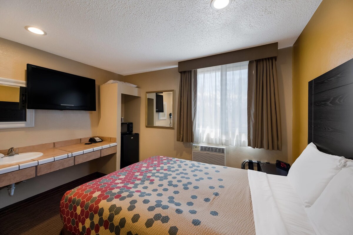 Standard Room, 1 Queen Bed, Non Smoking