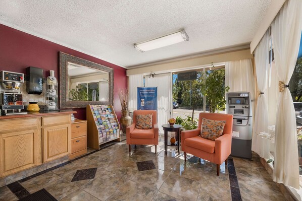 Lobby - Rodeway Inn Flagstaff - Downtown (Flagstaff)