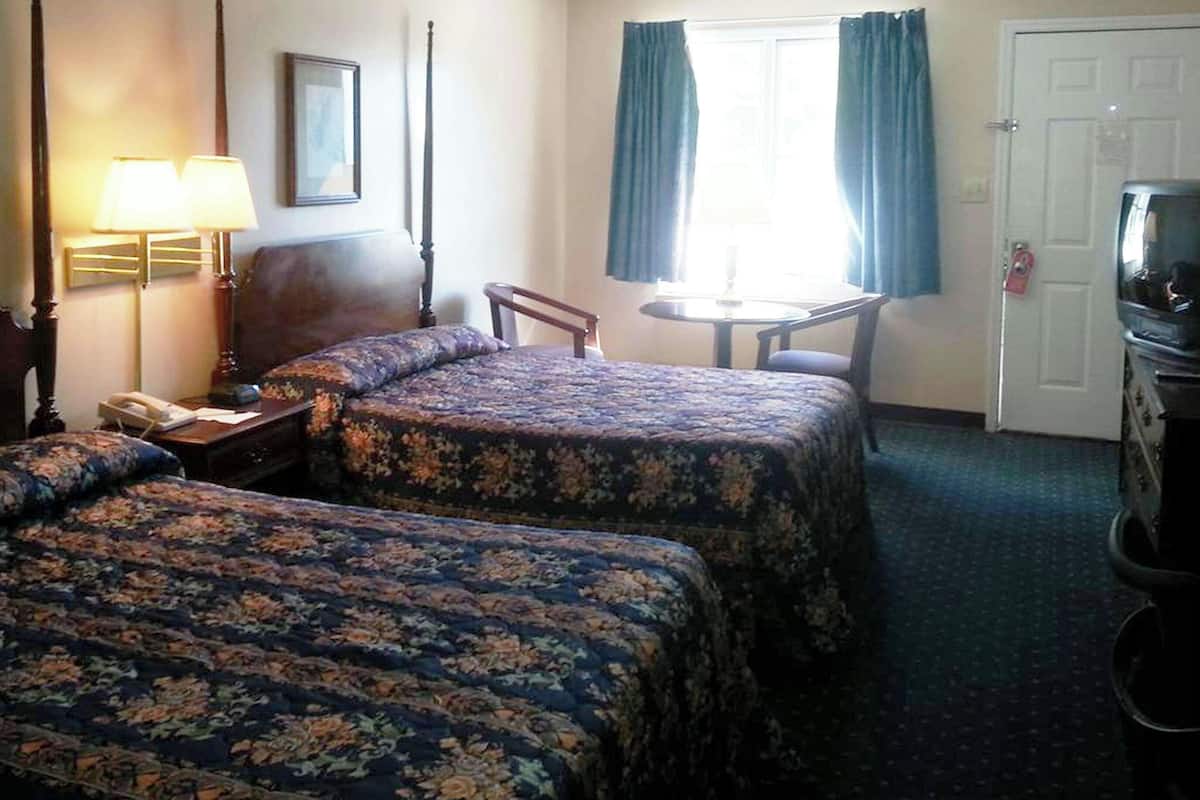 Iron/ironing board, free WiFi, bed sheets, alarm clocks