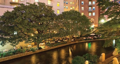 Club Wyndham Riverside Suites