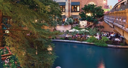 Club Wyndham Riverside Suites