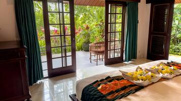 Superior Room | Hypo-allergenic bedding, in-room safe, desk, cots/infant beds