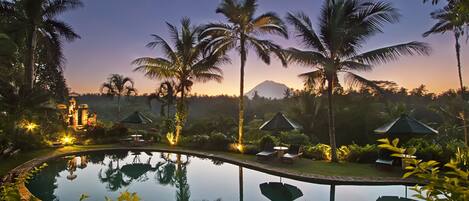 Outdoor pool, pool loungers