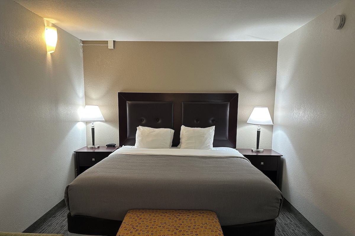 Suite, plusieurs lits, non-fumeurs | Surmatelas, bureau, espace de travail pour ordinateur portable