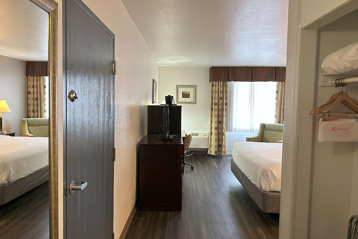 Room, 1 King Bed, Accessible, Non Smoking | Pillowtop beds, desk, laptop workspace, blackout drapes