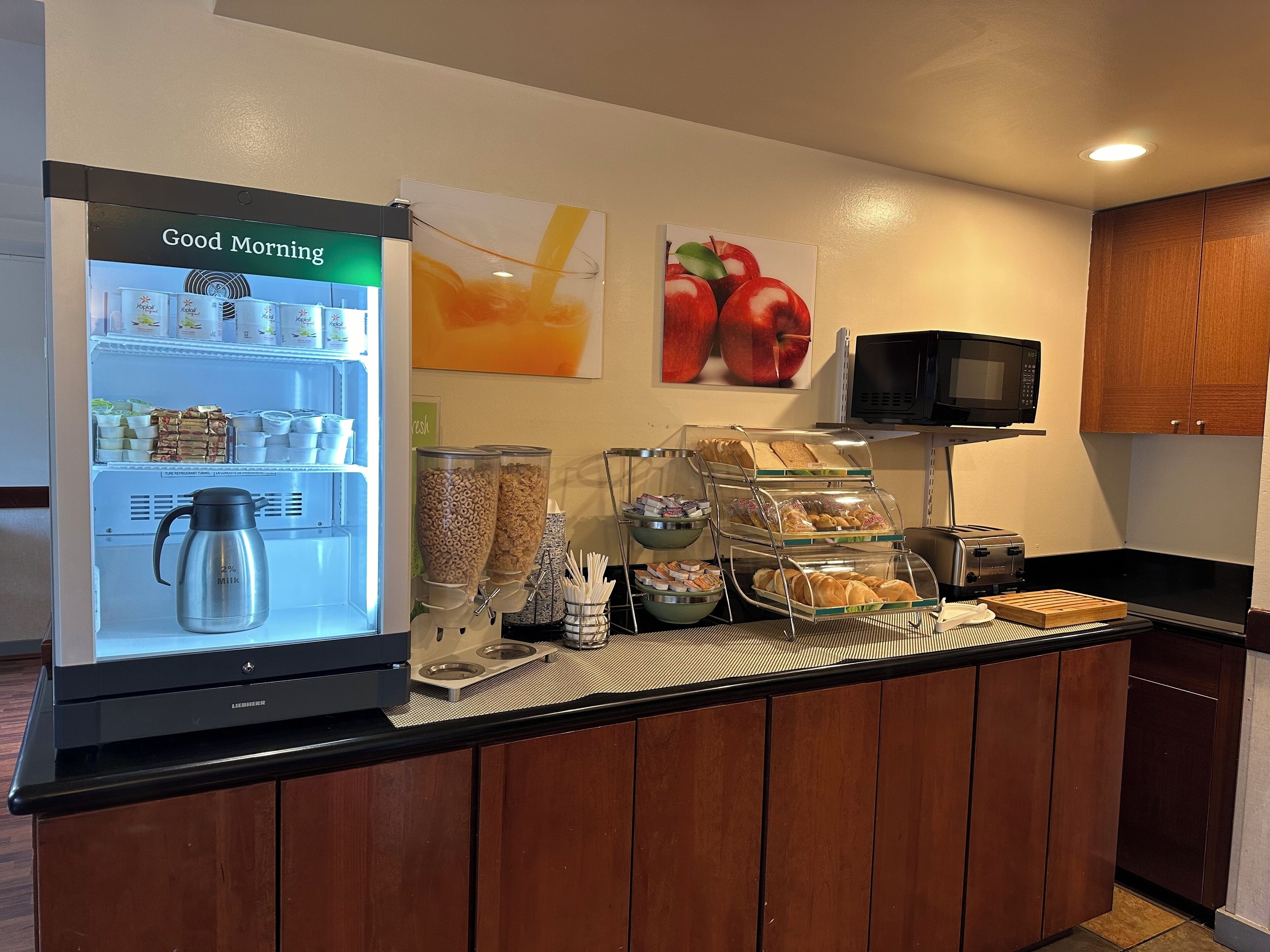 free daily continental breakfast