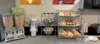 埃弗里特凱藝套房酒店