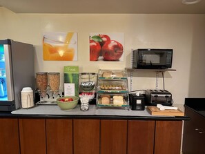 Petit déjeuner buffet compris tous les jours