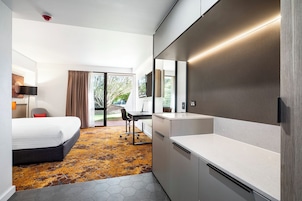 Quarto standard, 1 cama King | Frigobar, cofres nos quartos, escrivaninha, cortinas blackout