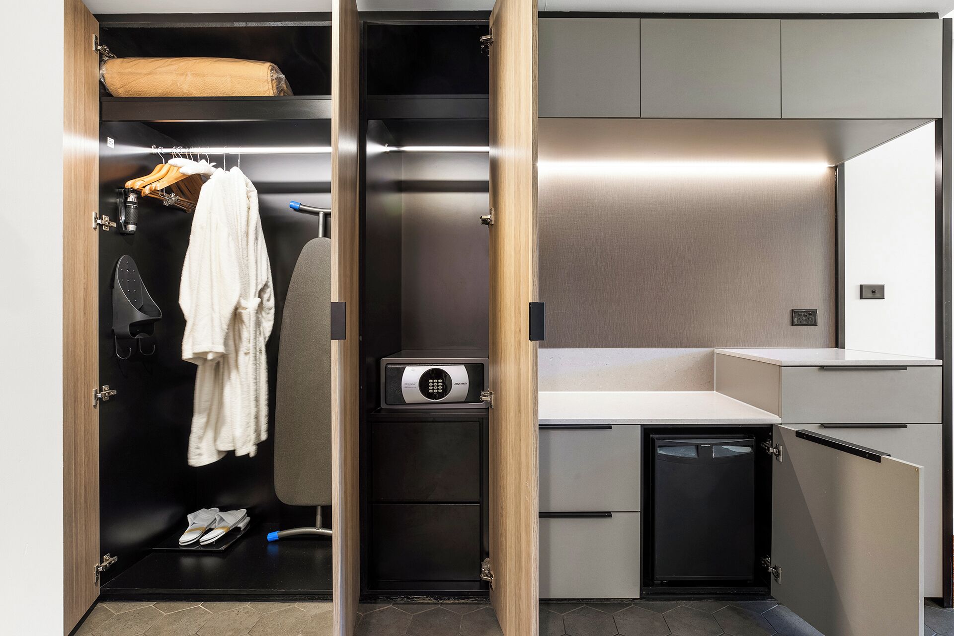 standard room, 2 queen beds | wardrobe