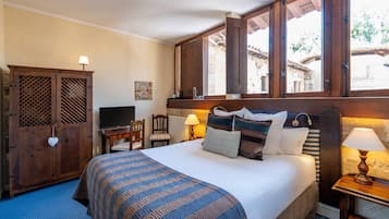 Coffres-forts dans les chambres, décoration personnalisée, bureau