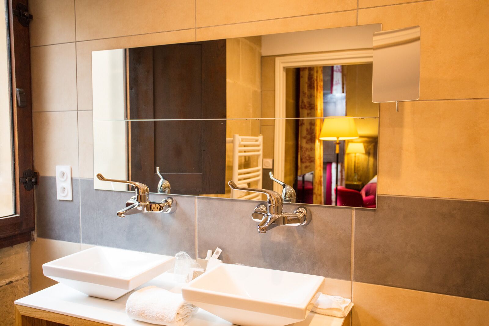 classic twin room, 1 single bed | bathroom | free toiletries, hair dryer, bathrobes, slippers