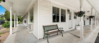 Americas Best Value Inn Stonington Mystic