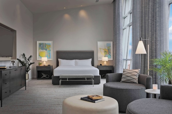 Presidential Suite, Accessible | Premium bedding, pillowtop beds, in-room safe, laptop workspace - Hilton Omaha (Omaha)