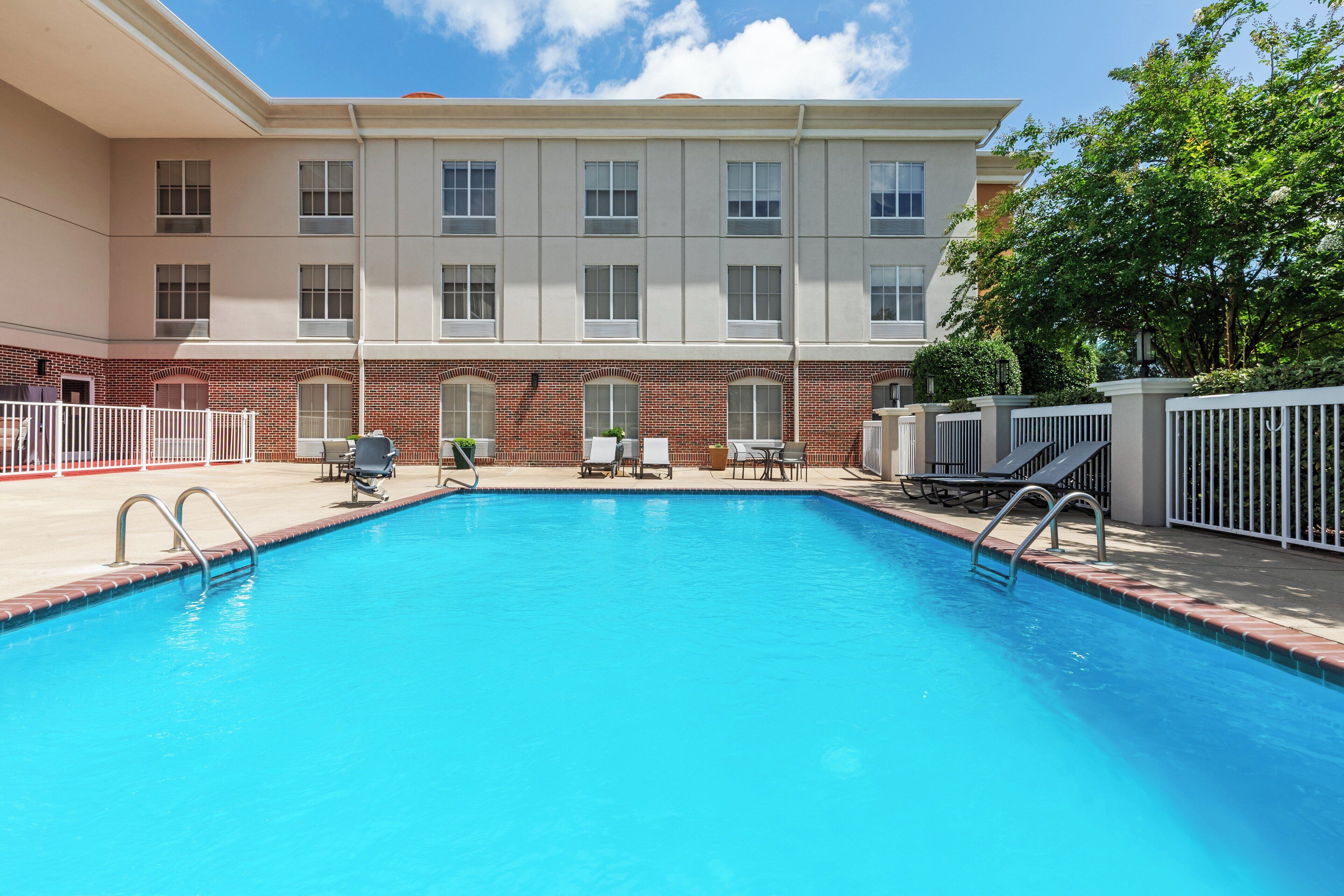 Outdoor pool, open 8 AM to 9 PM, sun loungers