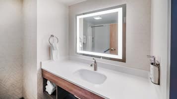 Standard Room, 2 Queen Beds | Room amenity