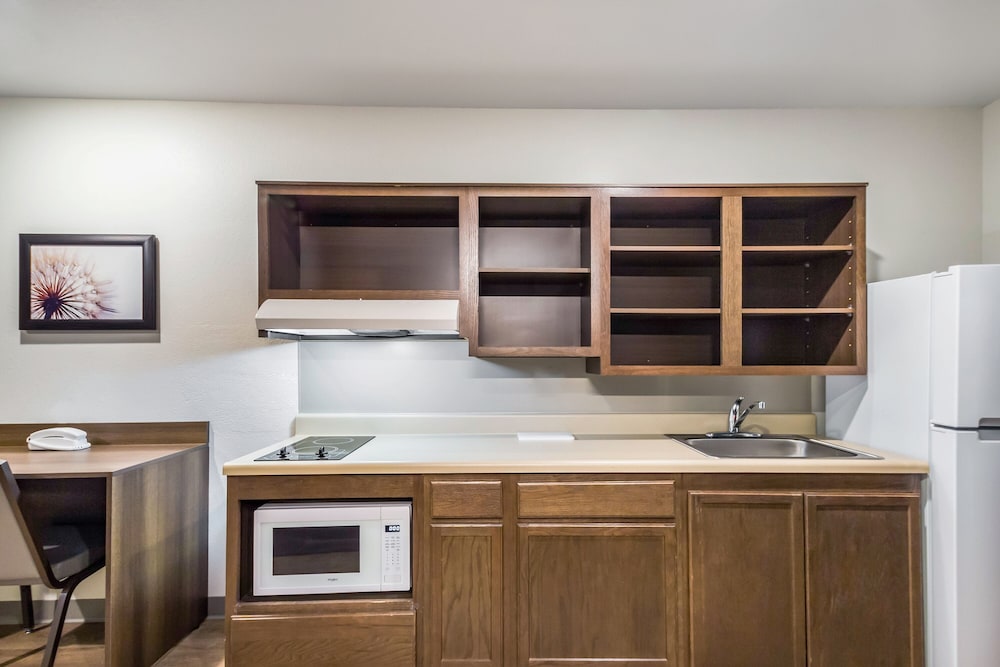 WoodSpring Suites Chicago Midway photo 7