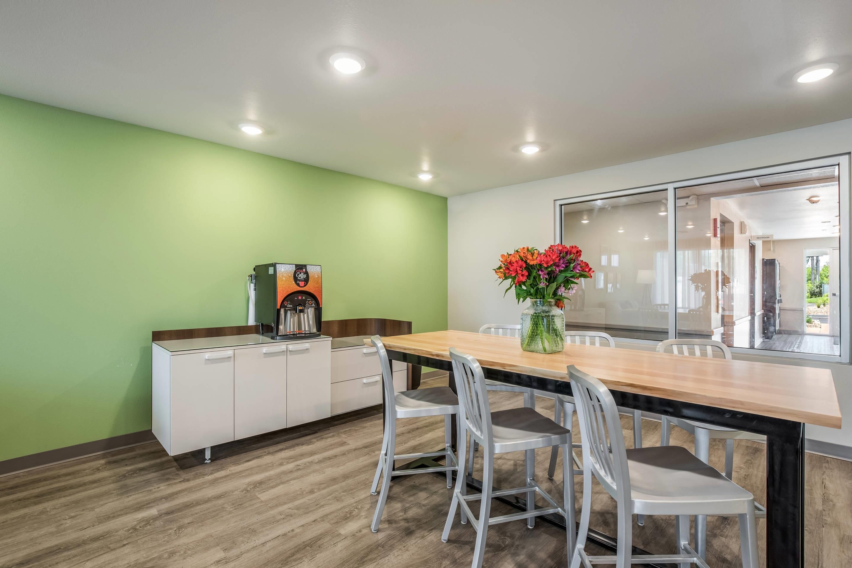 Photo - WoodSpring Suites Chicago Midway