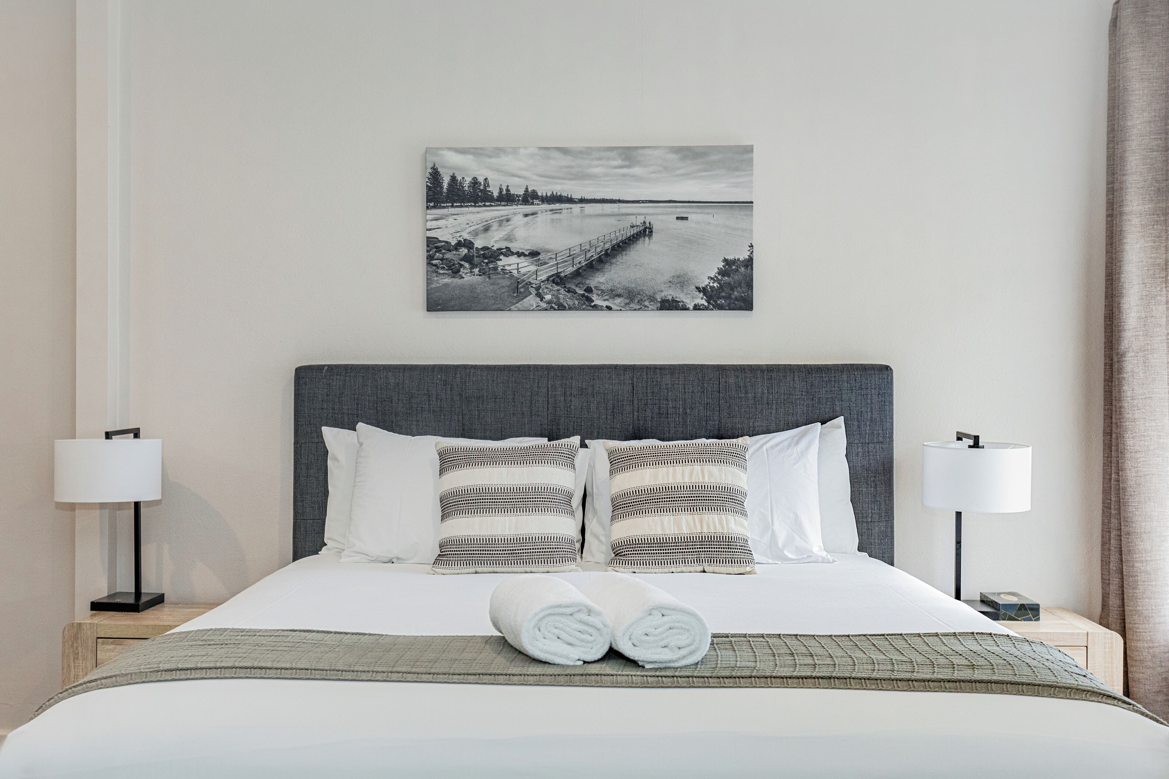 Suite – executive, 1 kingsize-seng, massasjebadekar, 1. etasje | Sengetøy av topp kvalitet, skrivebord, strykejern/-brett og barnesenger