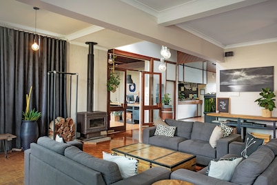 Mandala Ace Albany Hotel