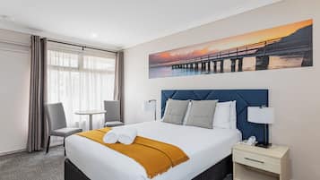 豪華客房 (Free Wi-Fi & Parking) | 1 間臥室、高級寢具、書桌、熨斗/熨衣板