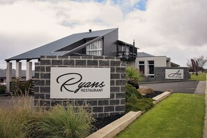 Serveert ontbijt en diner