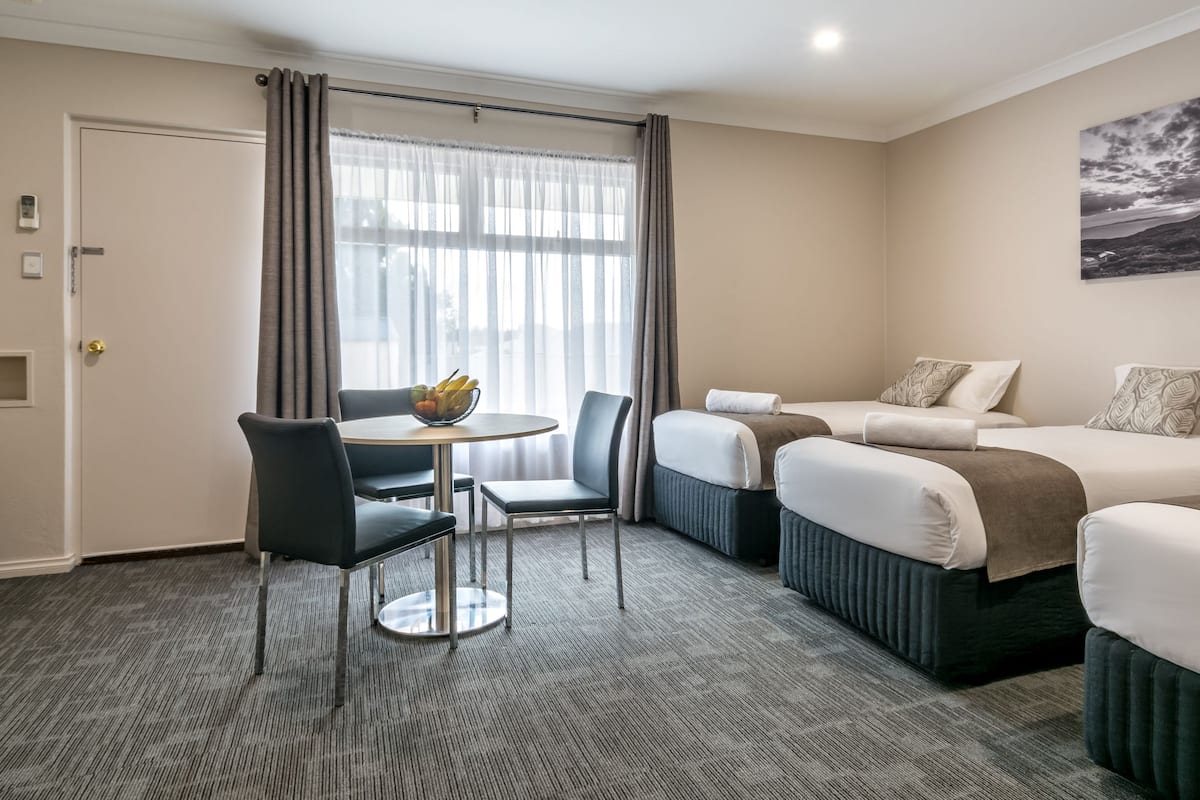 Chambre Deluxe (Family Free Wi-Fi & Parking)