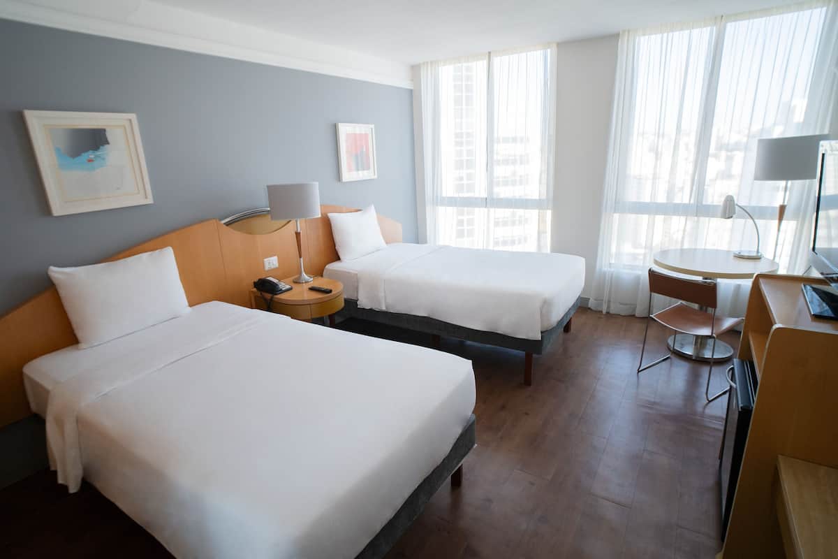 Standard Twin Room | 1 bedroom, minibar, in-room safe, desk