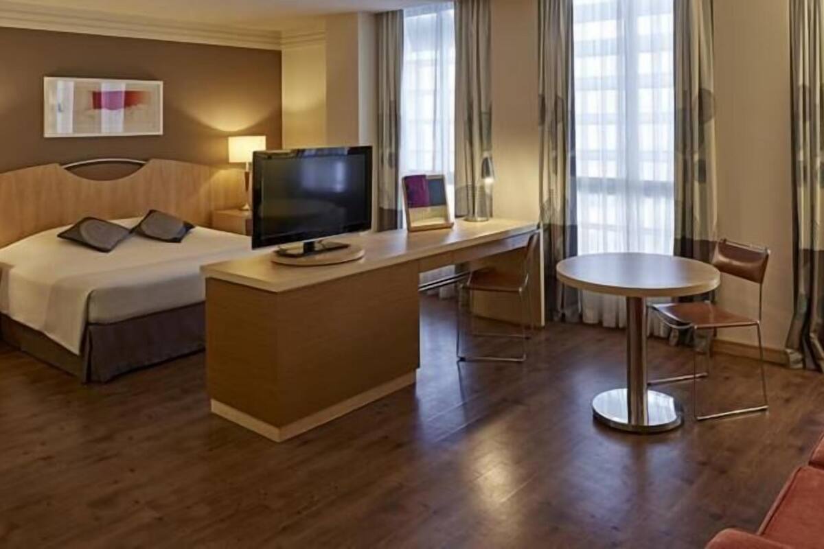 1 Schlafzimmer, Minibar, Zimmersafe, Schreibtisch