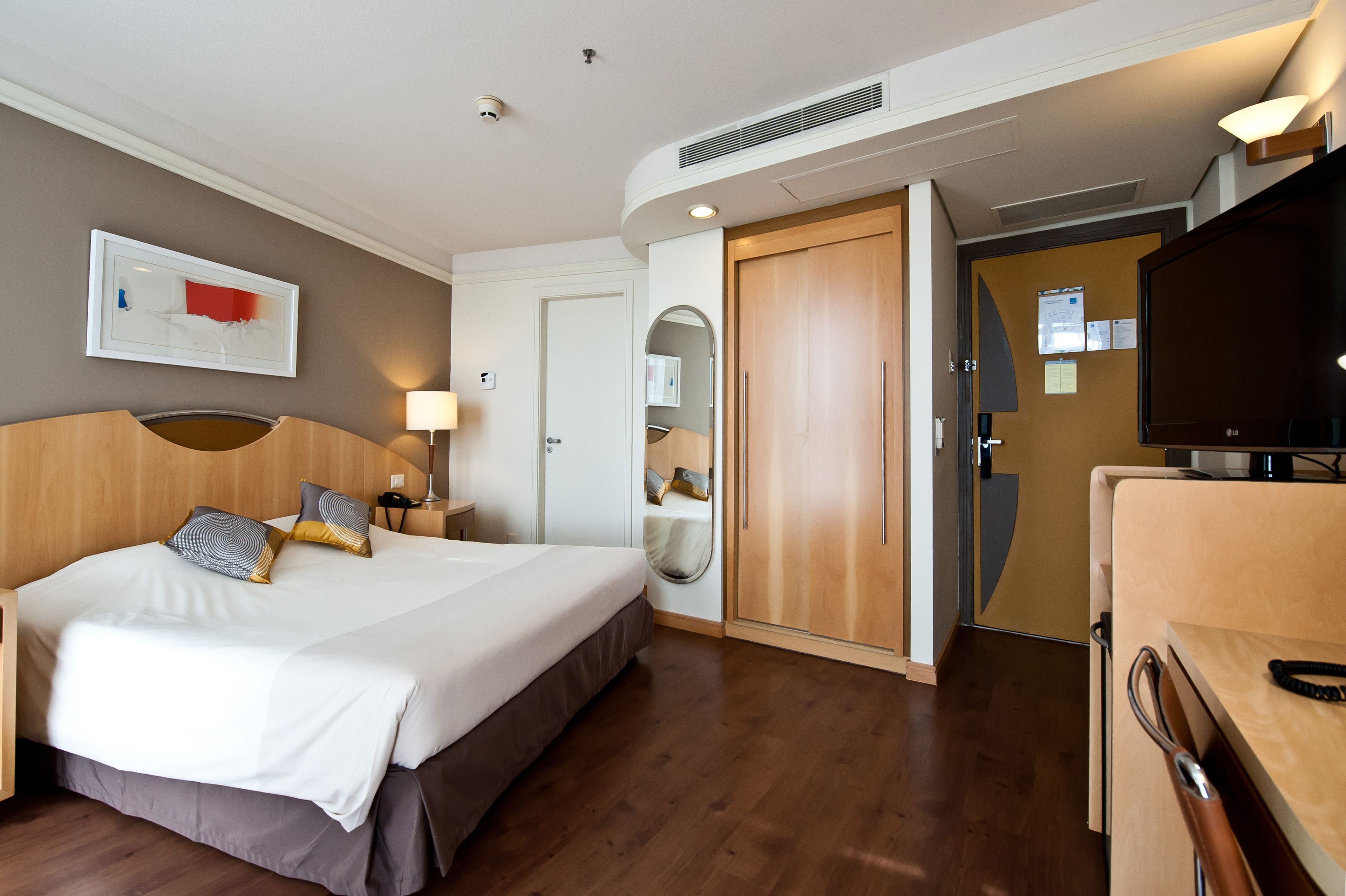 Minibar, in-room safe, desk, blackout drapes