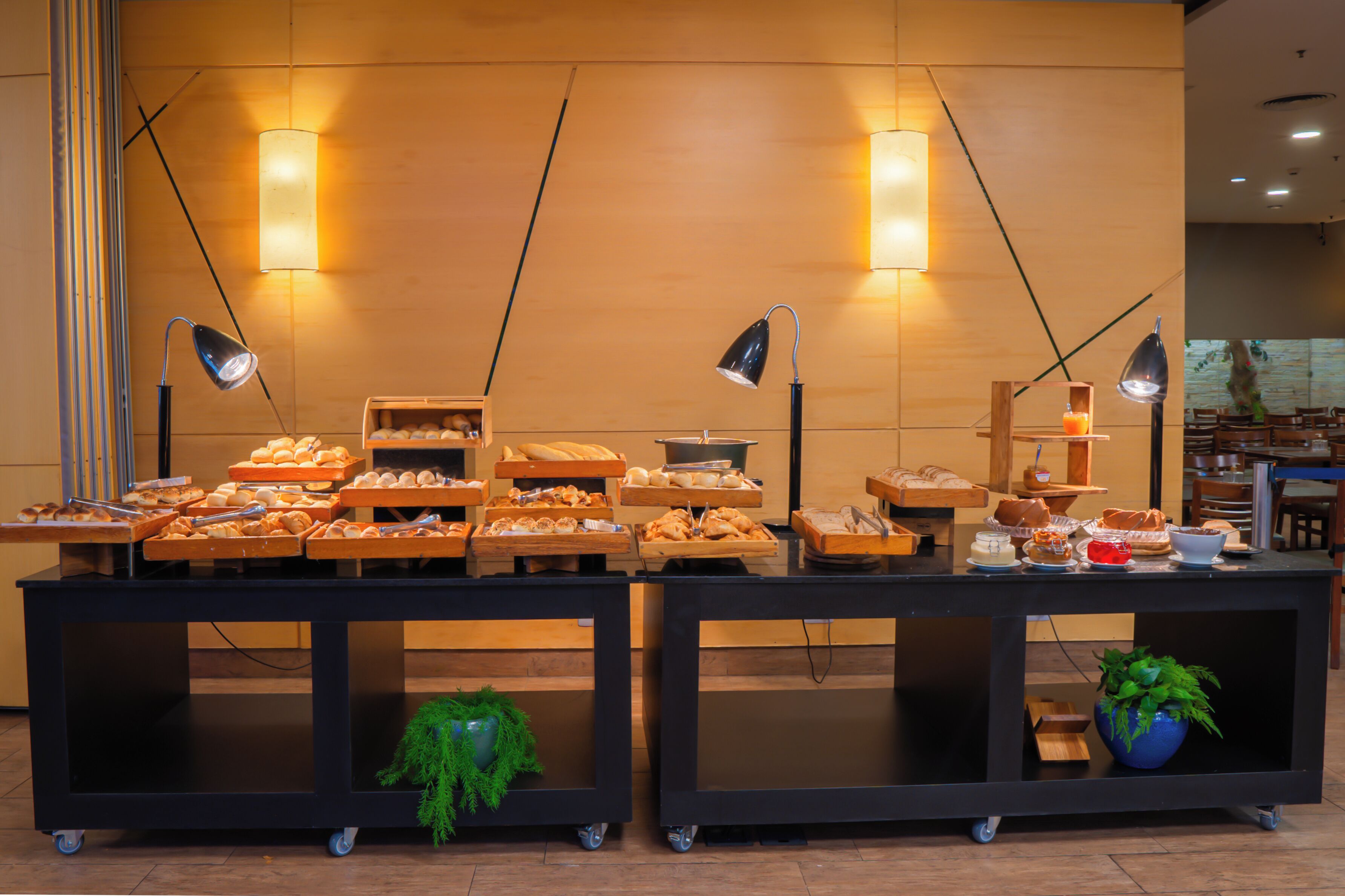 daily buffet breakfast (brl 71.5 per person)