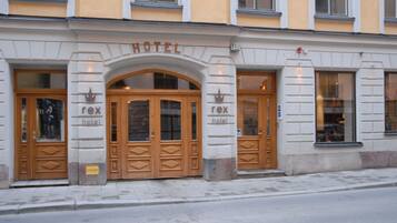 Pintu masuk properti