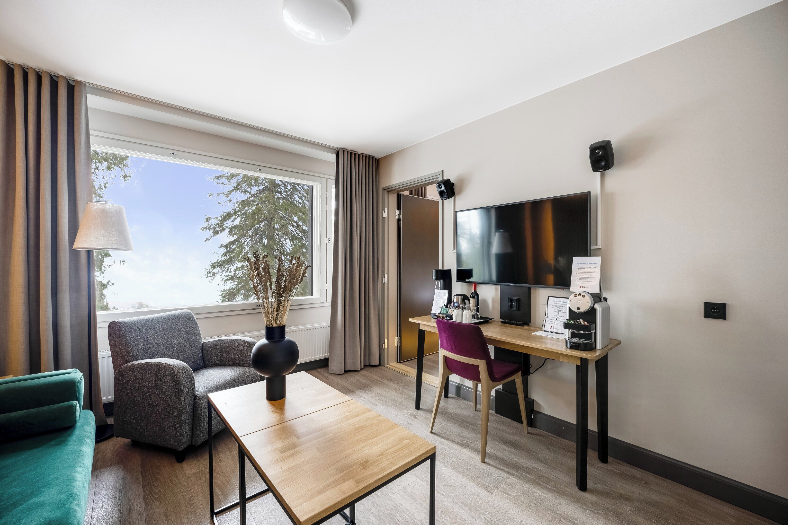 junior suite, 1 king bed (two extra beds possible) | blackout curtains, iron/ironing board, travel cot, free wifi