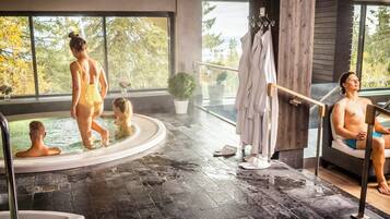 Sauna, hot tub, steam room, body treatments, aromatherapy