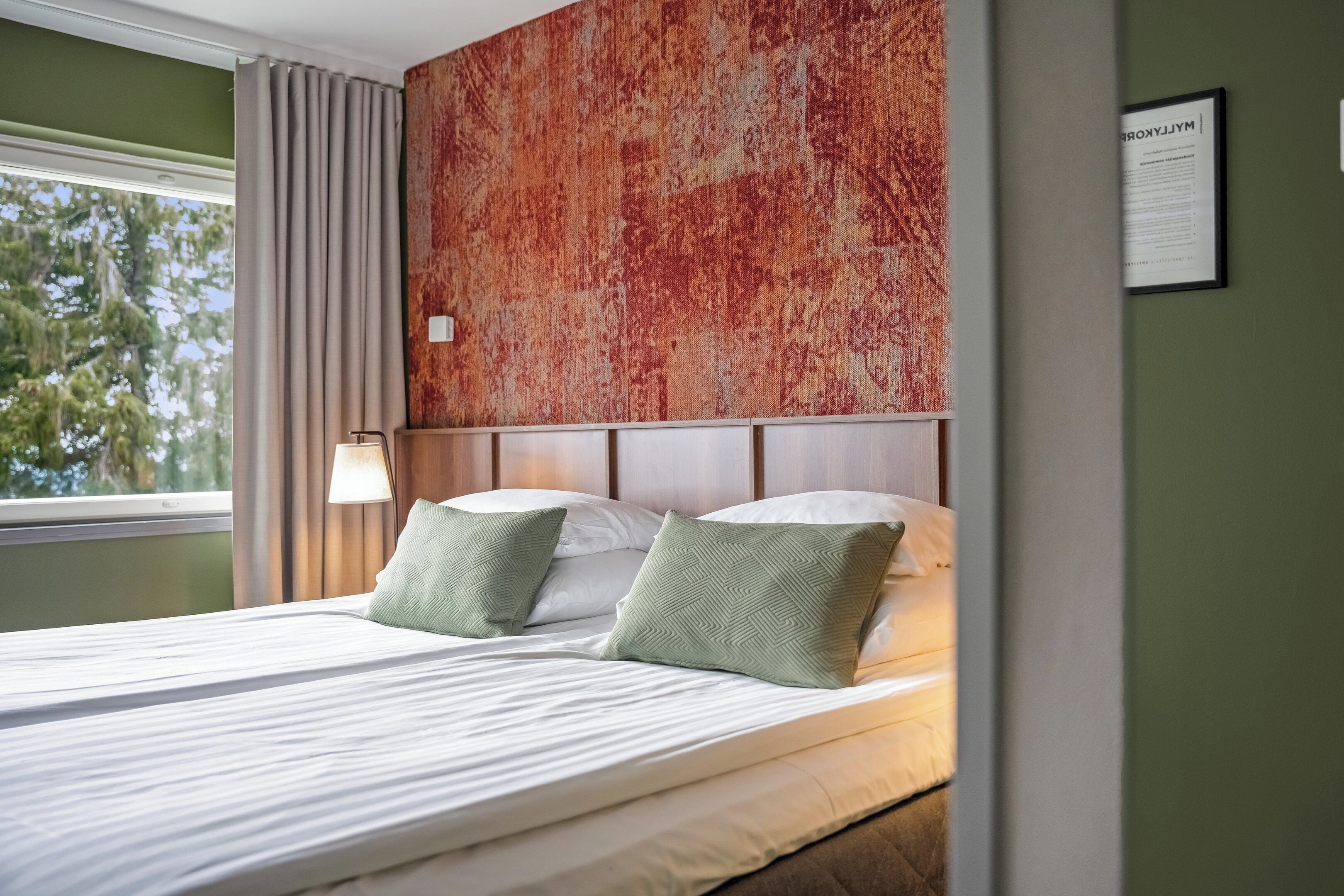 standard room, 1 king bed | blackout curtains, iron/ironing board, travel cot, free wifi