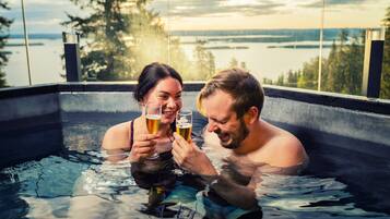 Sauna, hot tub, steam room, body treatments, aromatherapy