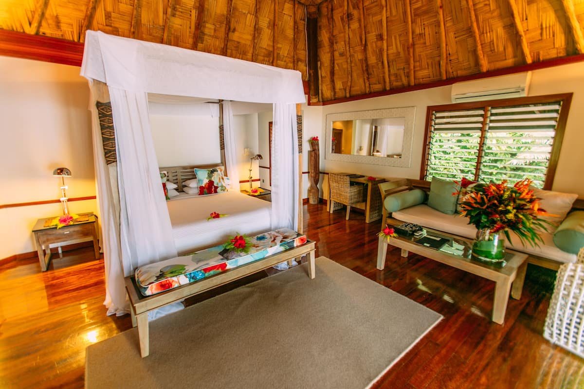Bungalow de luna de miel | Sábanas de algodón egipcio, ropa de cama de alta calidad, minibar