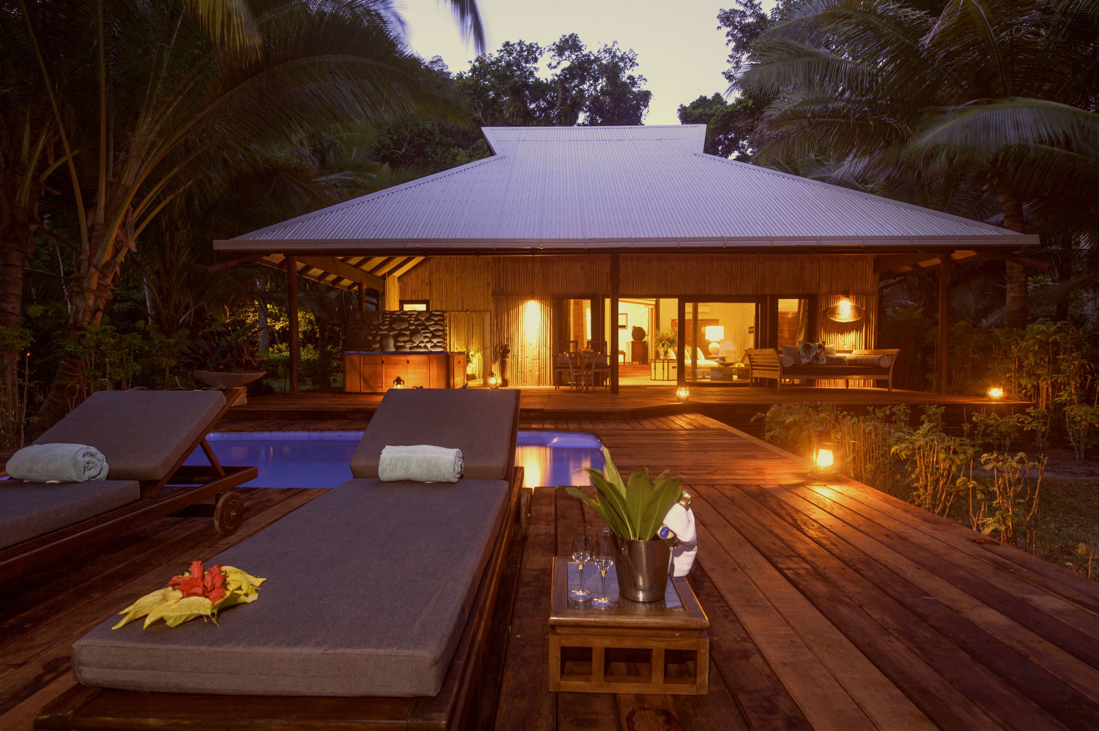 Royal Beach House | Egyptian cotton sheets, premium bedding, minibar, in-room safe