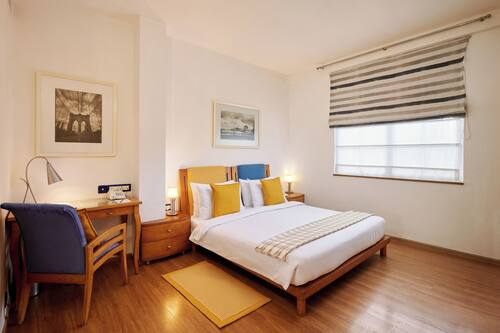 Boutique Room | In-room safe, desk, laptop workspace, blackout drapes